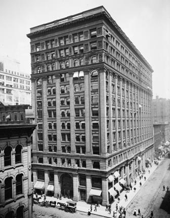 シカゴのNew York Life Insurance Building (1900年頃の写真)　（出典：Wikimedia Commonsより）