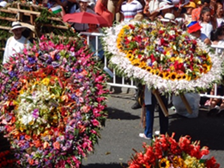 第二の都市メデジンの花祭り（足立伸二アンデス住商社長撮影）