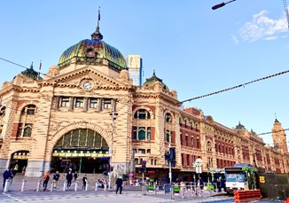 1854年に開業したフリンダース・ストリート駅（写真提供：坂田 茜）